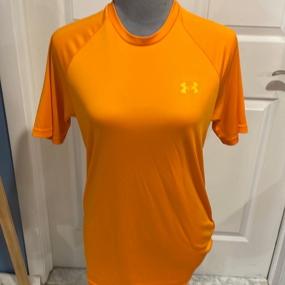 Men’s under armor T-shirt